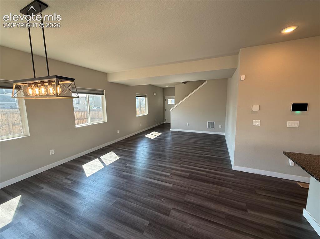 Image 7 of 13: Living Room