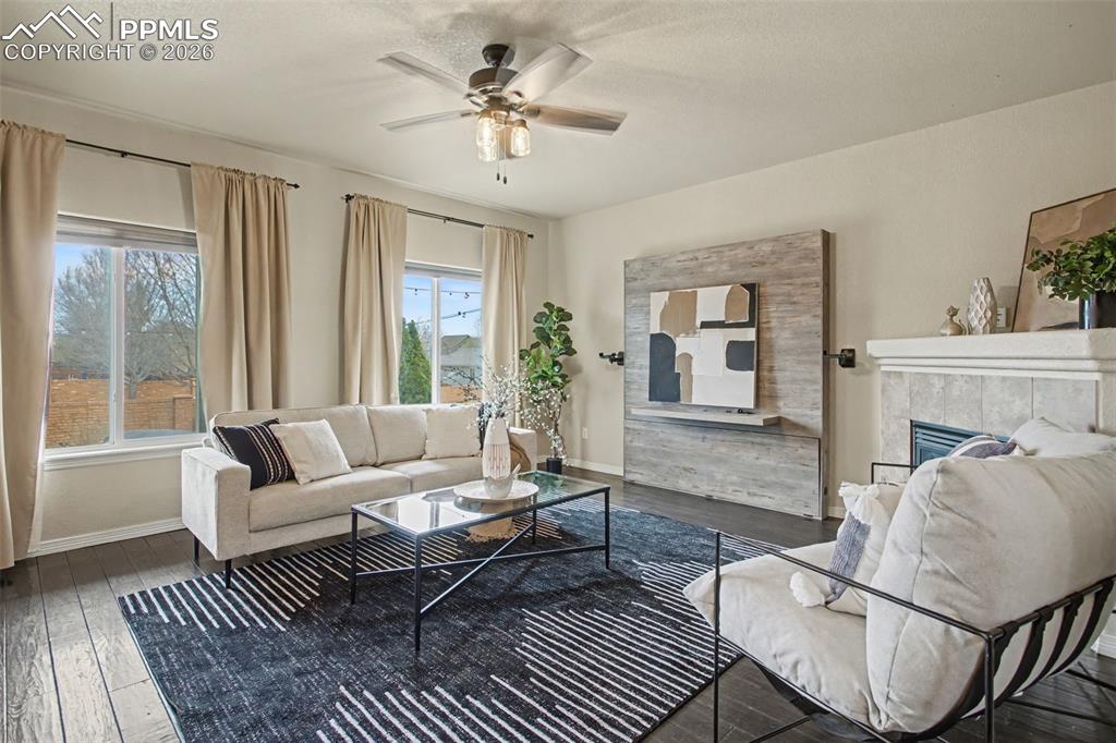 Image 9 of 47: Living Room