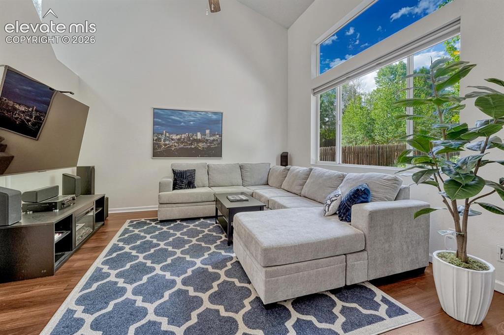 Image 19 of 50: Double high ceiling in living room