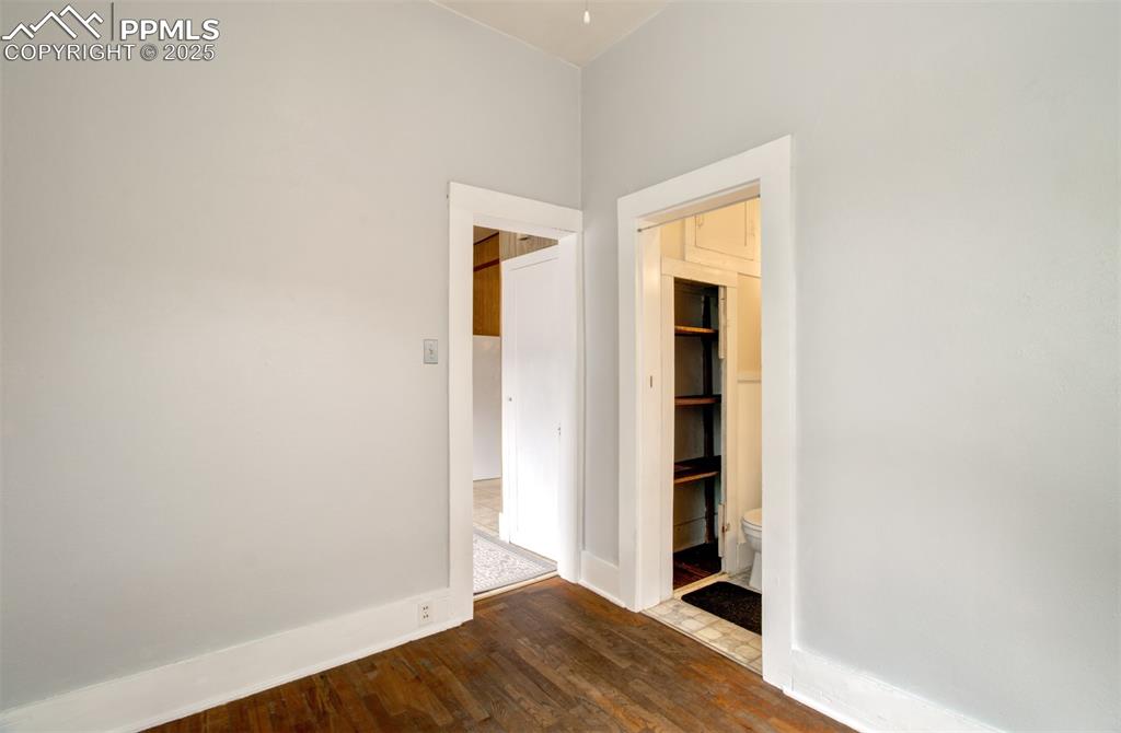 Image 15 of 31: Bedroom