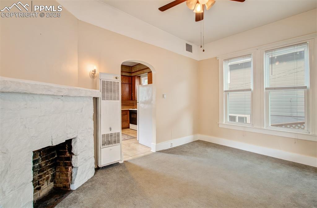 Image 8 of 31: Living Room