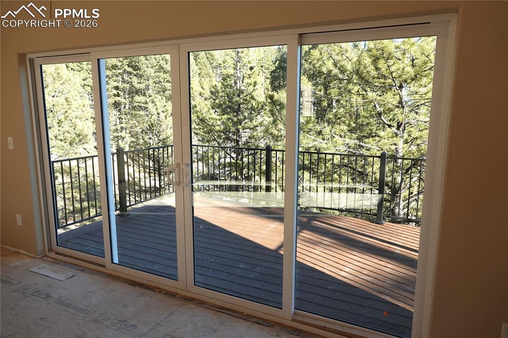 Image 10 of 21: Entry