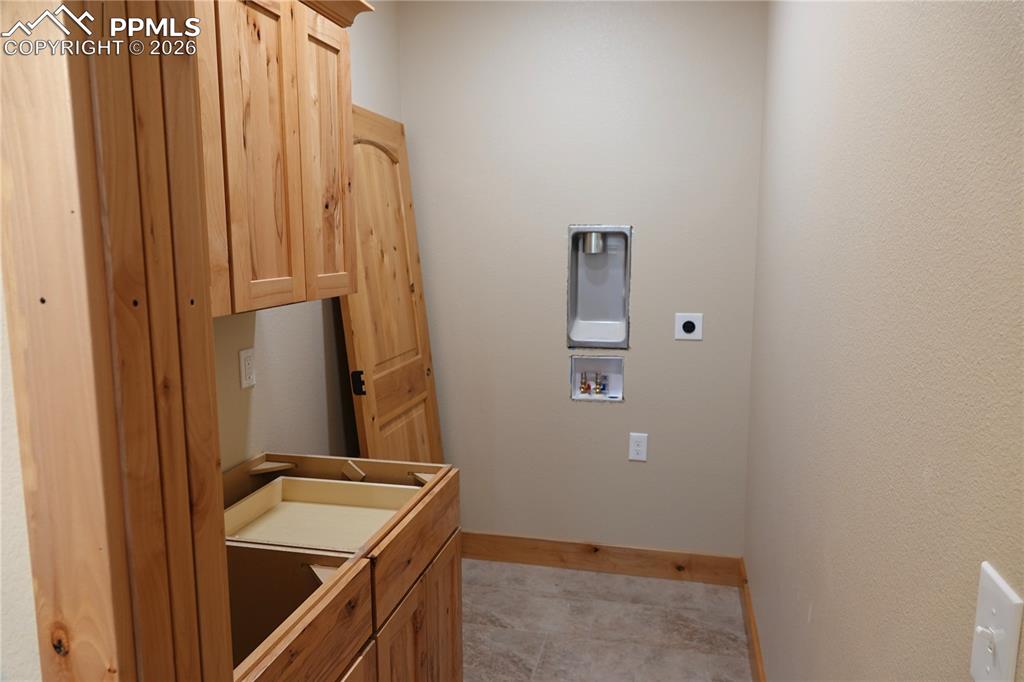 Image 18 of 21: Bathroom