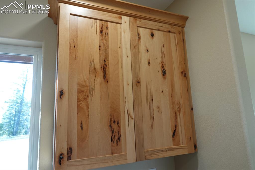 Image 19 of 21: Office