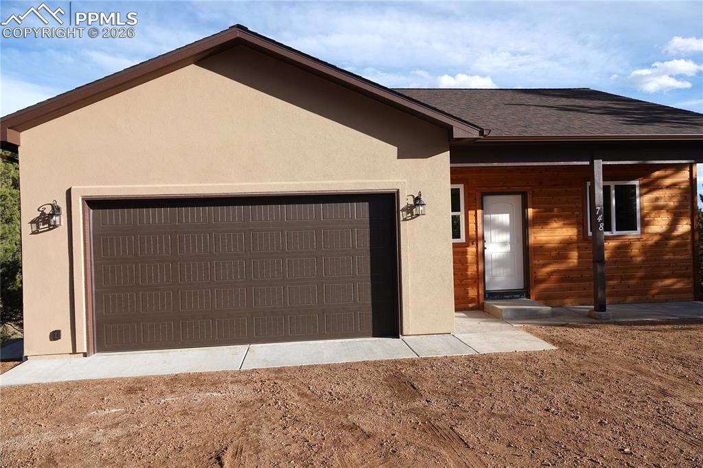 Image 21 of 21: Bathroom