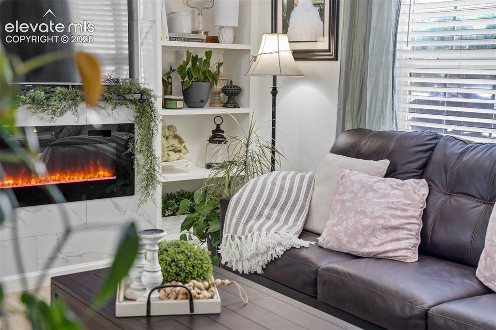 Image 16 of 49: Living Room