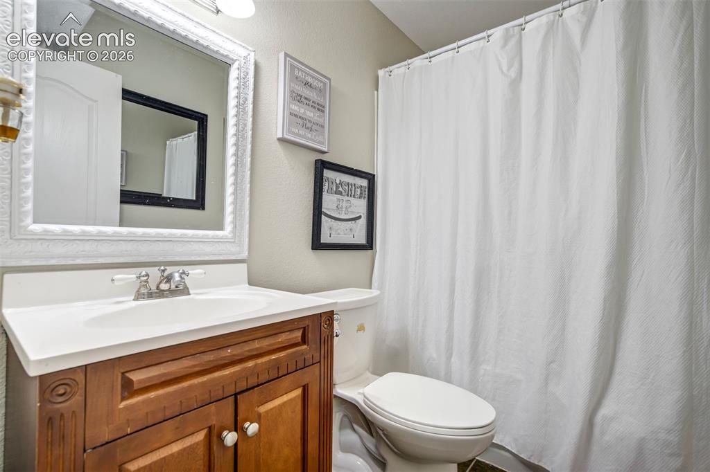 Image 42 of 49: Bathroom