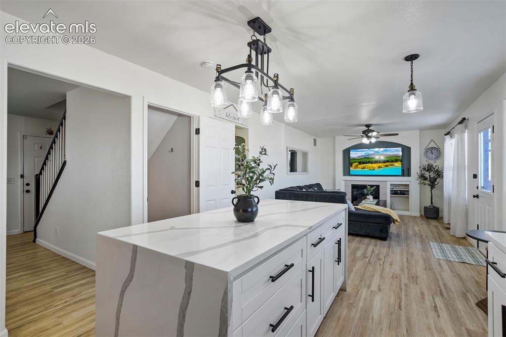 Image 9 of 49: Kitchen