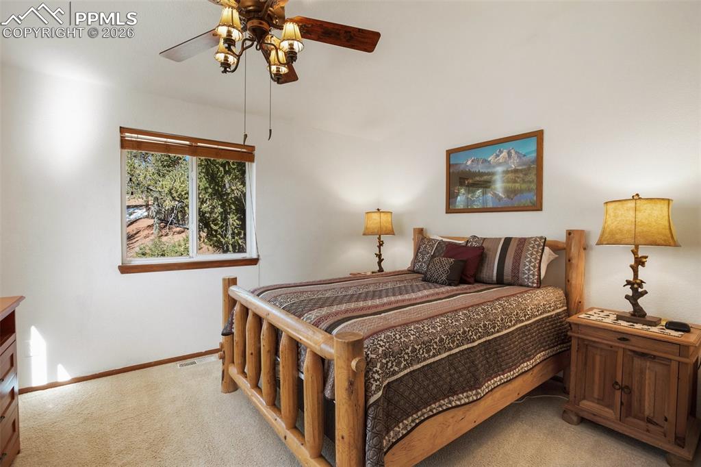 Image 26 of 45: Bedroom