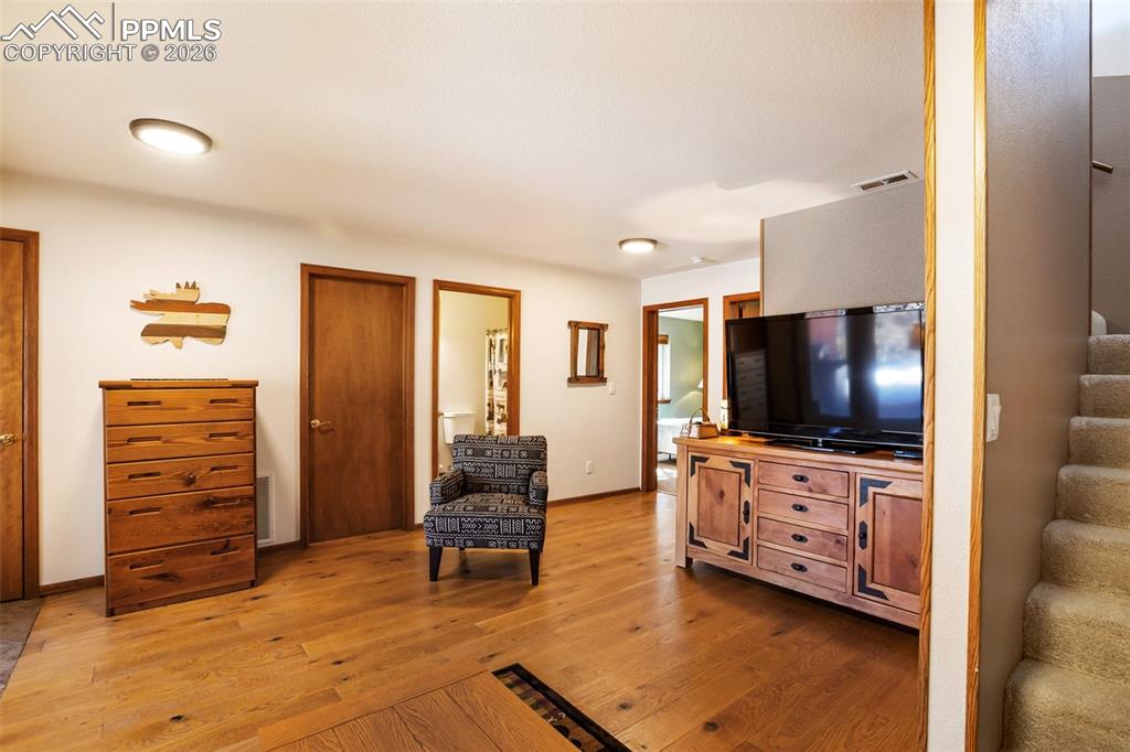 Image 35 of 45: Sitting Room