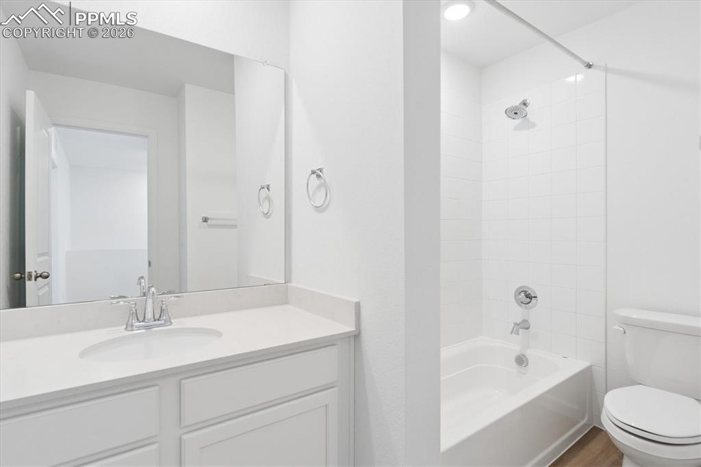 Image 19 of 21: No Description Available