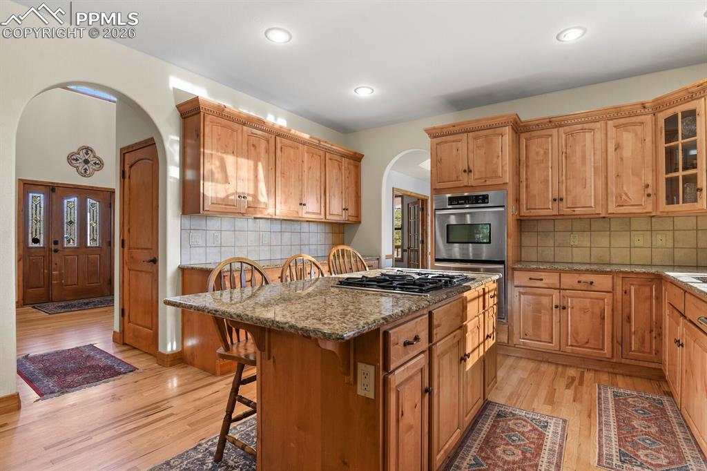 Image 11 of 50: Kitchen