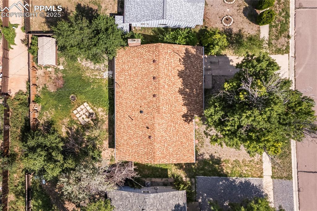 Image 27 of 27: Drone / aerial view