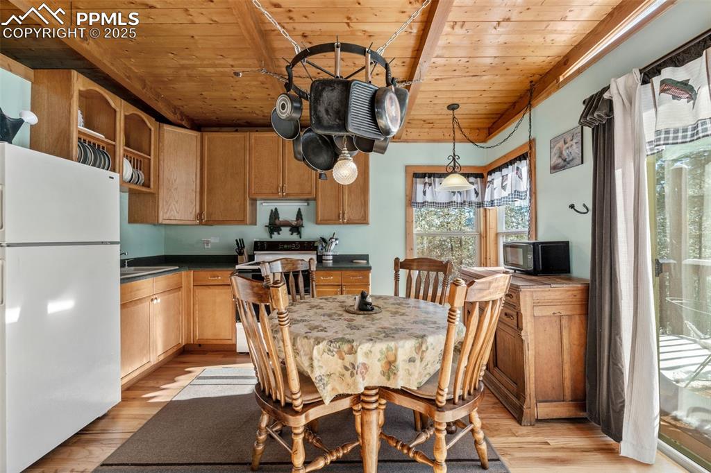 Image 12 of 48: Kitchen