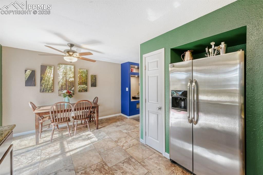 Image 11 of 28: Dining Area