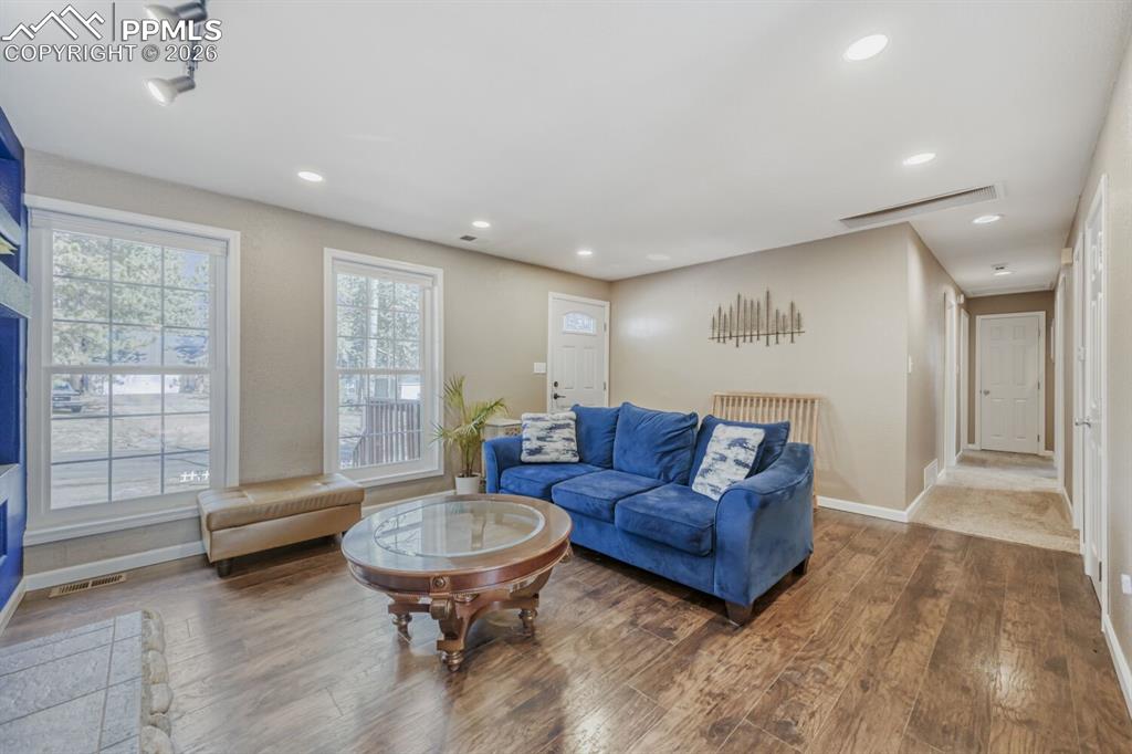 Image 4 of 28: Living Room