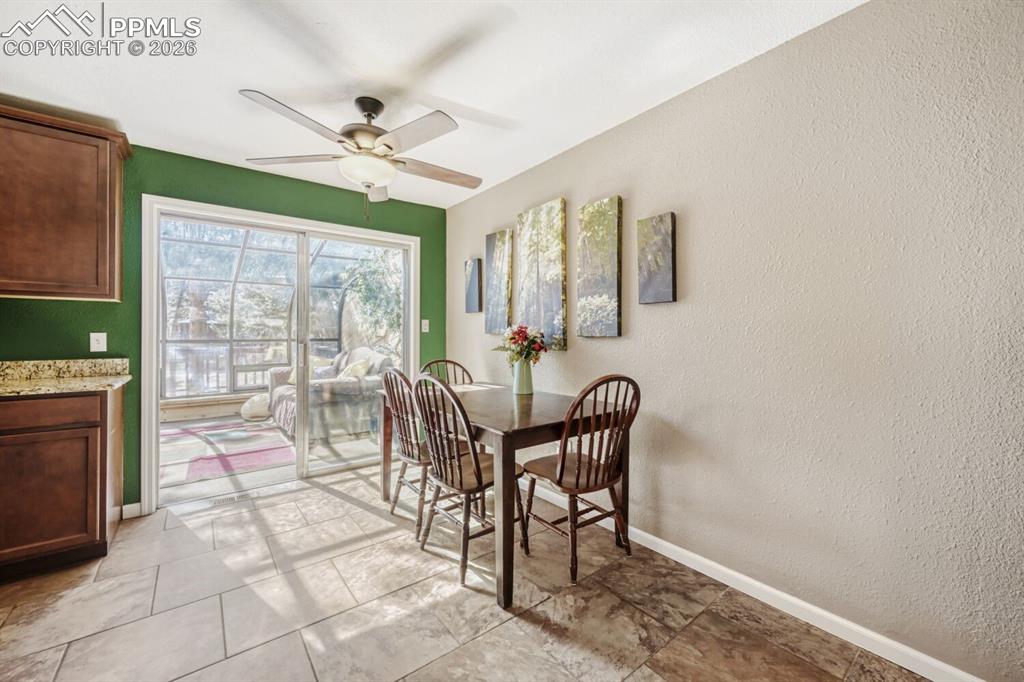 Image 7 of 28: Dining Area