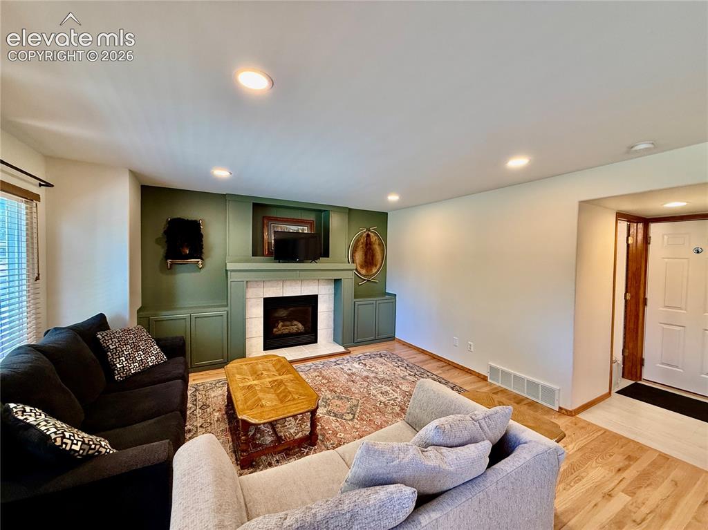 Image 11 of 35: Living Room