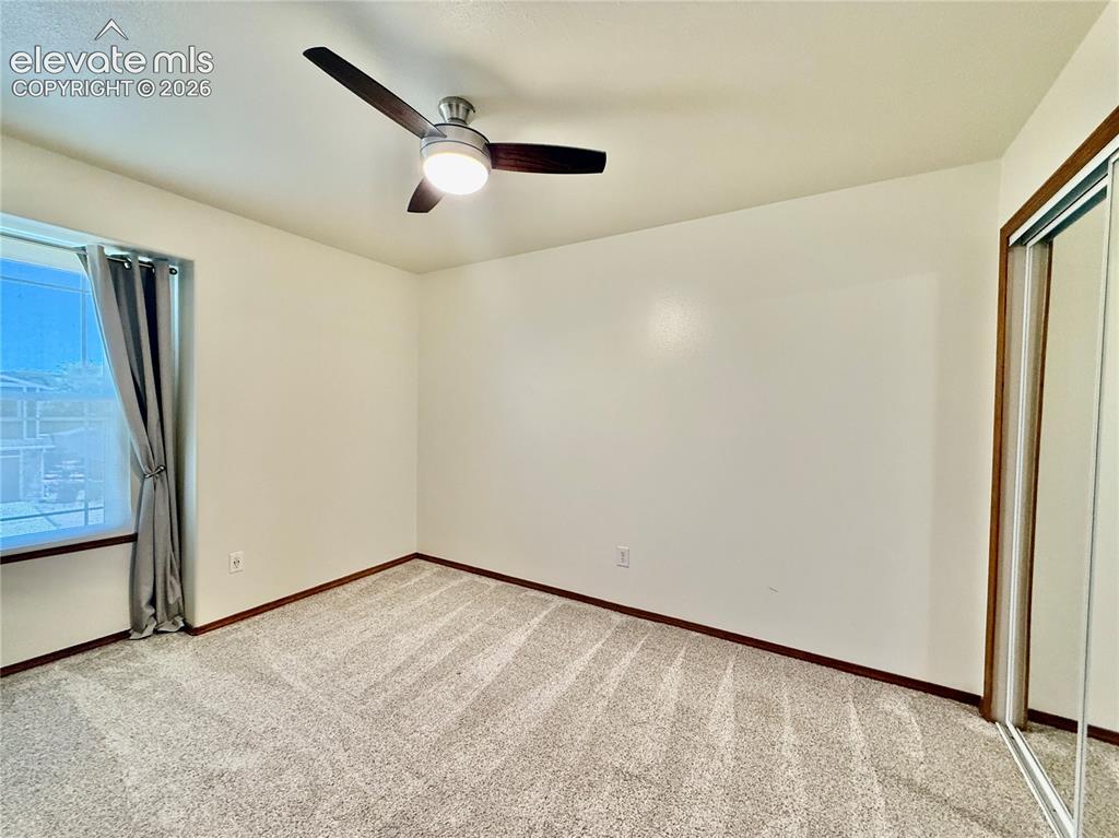 Image 17 of 35: Bedroom