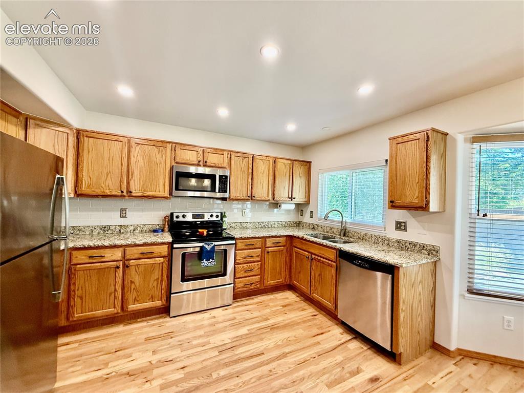 Image 5 of 35: Kitchen