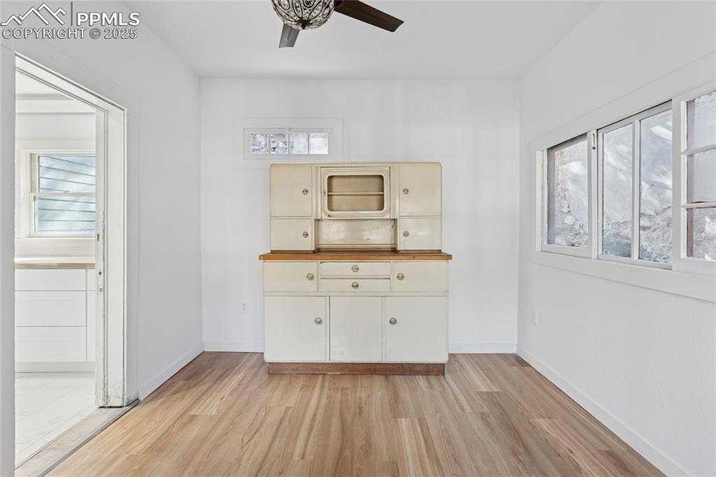 Image 18 of 45: Main-level flat 3rd bedroom