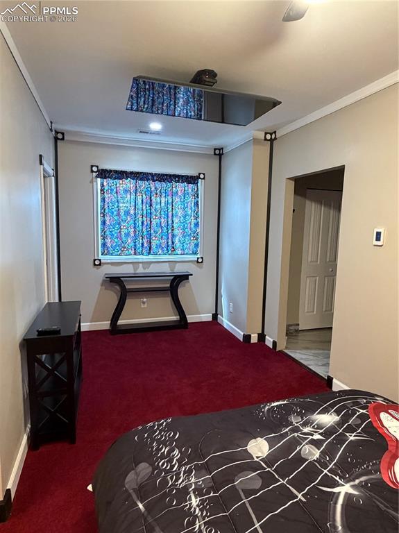 Image 29 of 44: Spacious sitting area