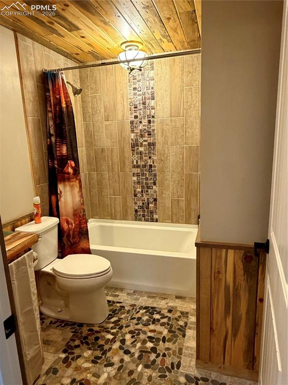 Image 30 of 50: Basement Full bath