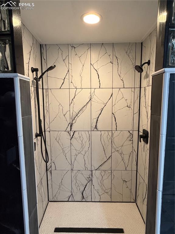 Image 31 of 44: Dual Shower head shower