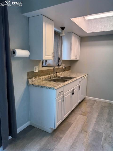 Image 6 of 17: Kitchen