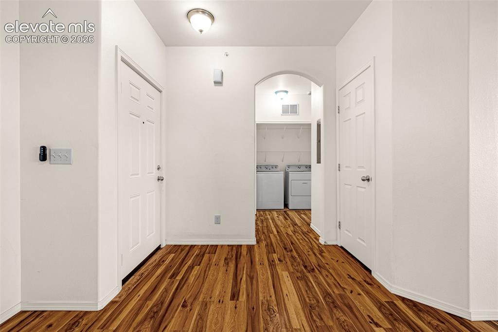 Image 11 of 34: Hallway