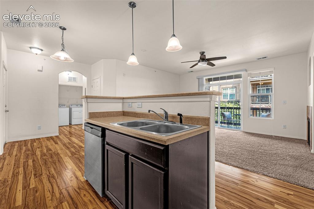 Image 7 of 34: Kitchen