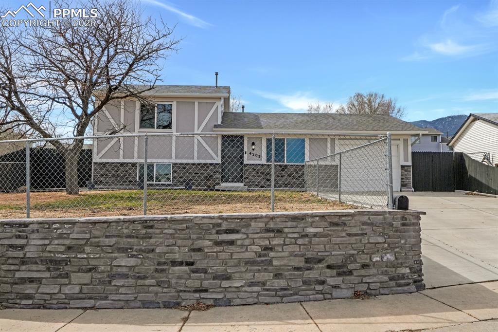 Image 6 of 29: View of front of house