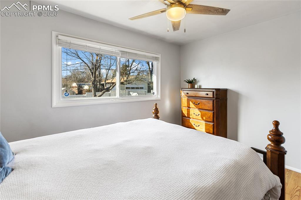 Image 14 of 33: Bedroom