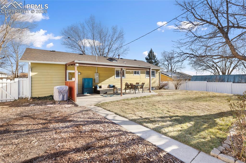 Image 26 of 33: Back Yard