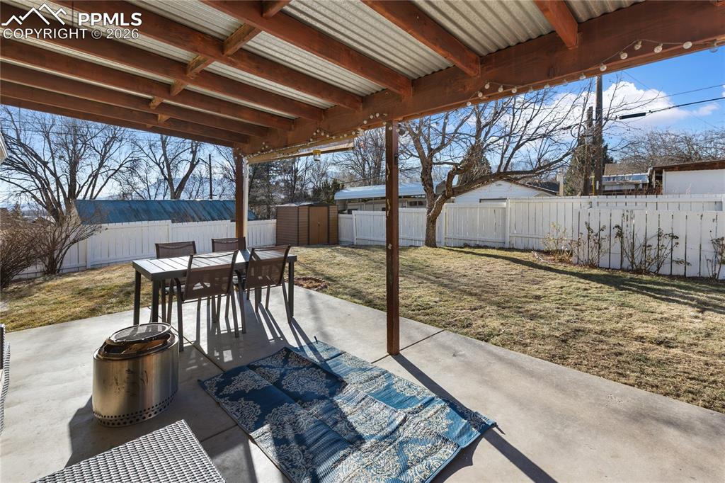 Image 30 of 33: Back Yard