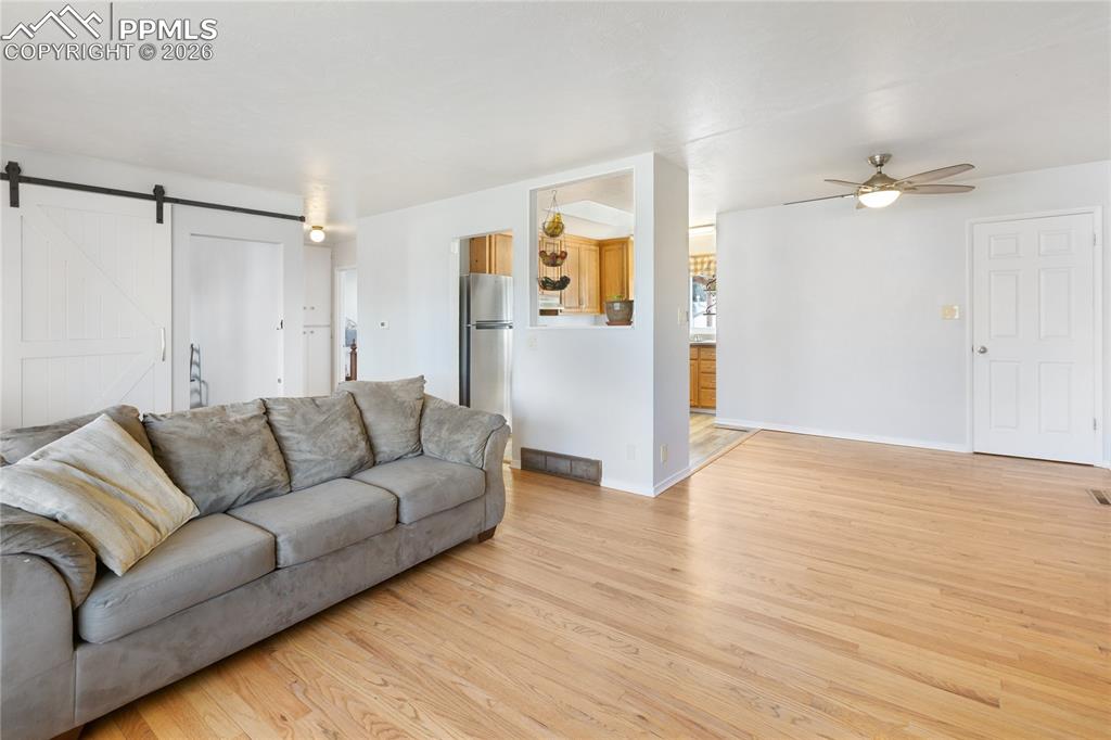 Image 5 of 33: Living Room/Dining Area