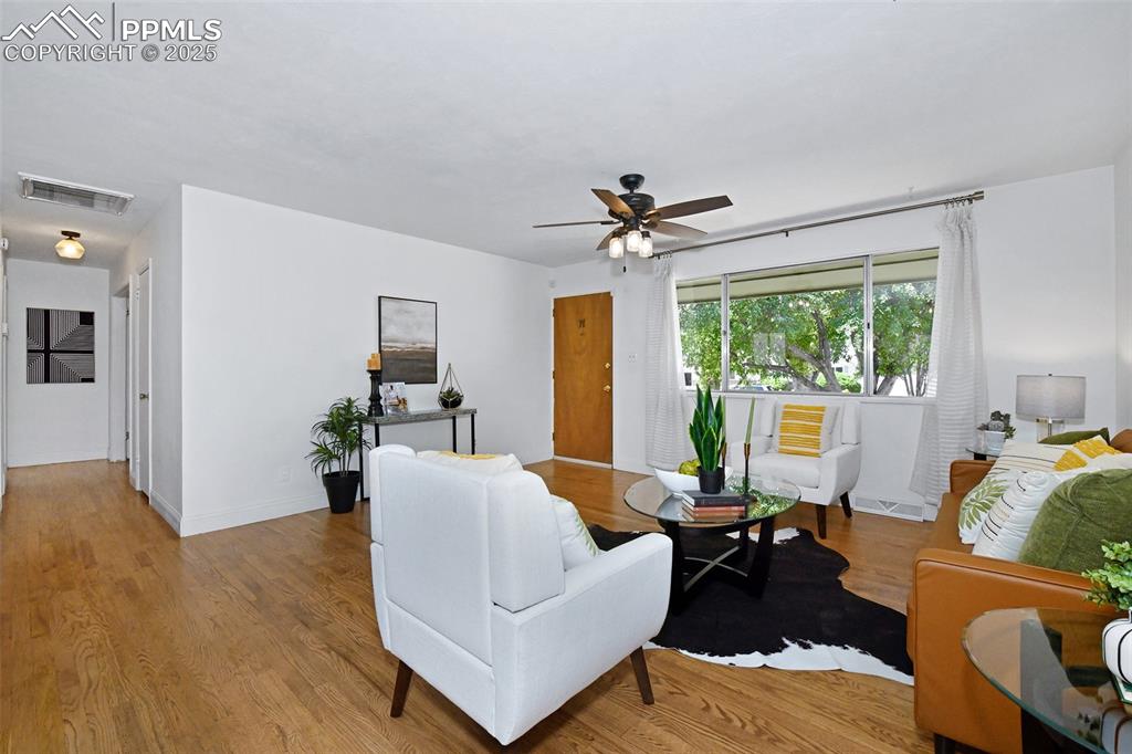 Image 7 of 35: Living Room