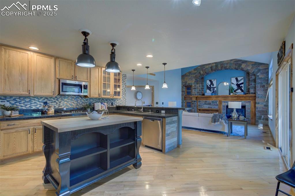 Image 12 of 48: Kitchen