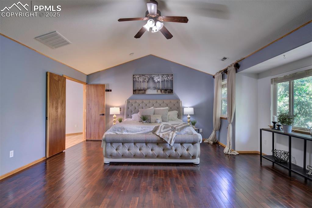 Image 22 of 48: Master Bedroom