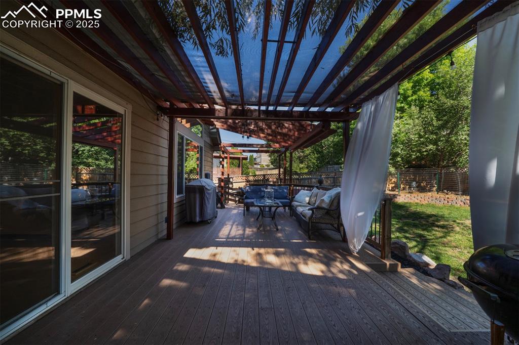 Image 43 of 48: Deck