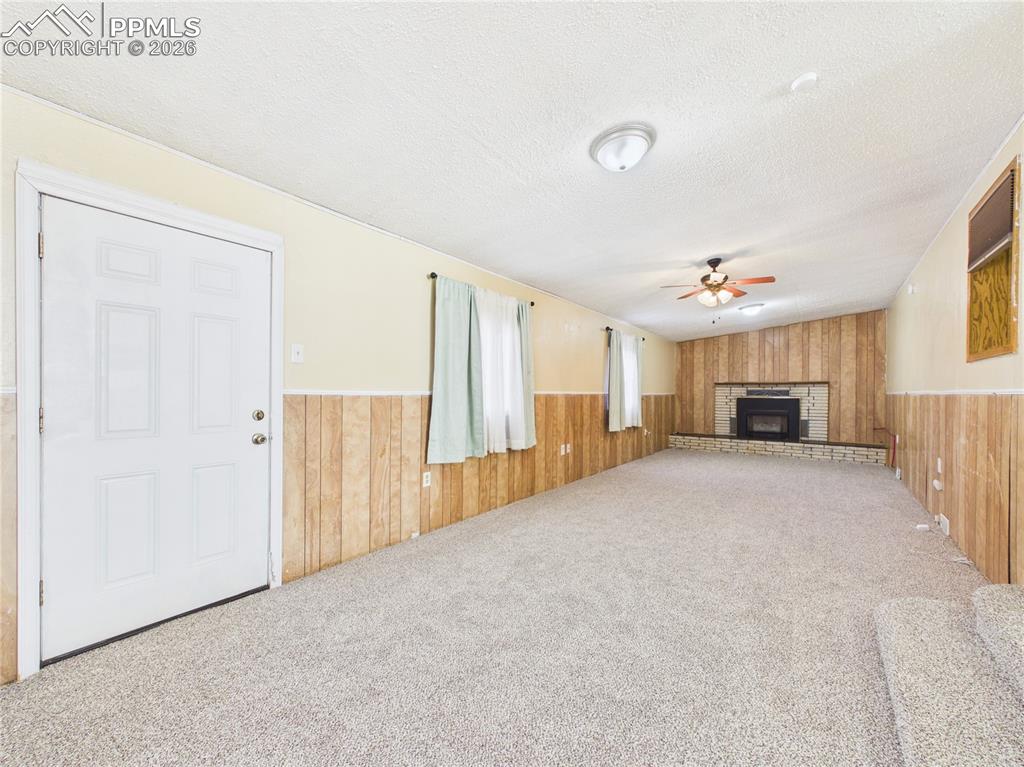 Image 9 of 39: Living Room