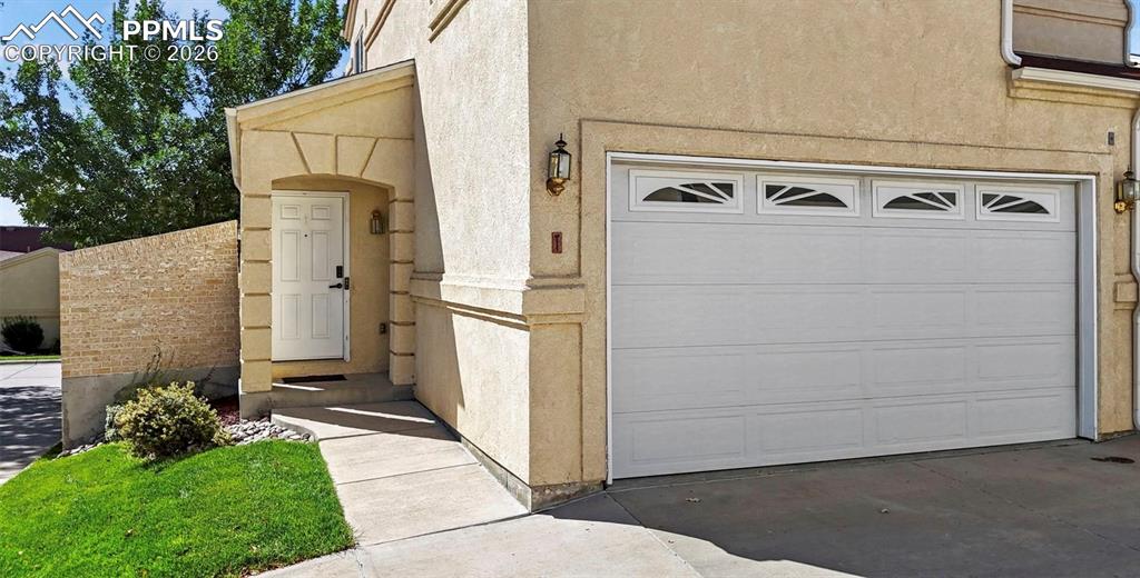 Image 2 of 23: Entry