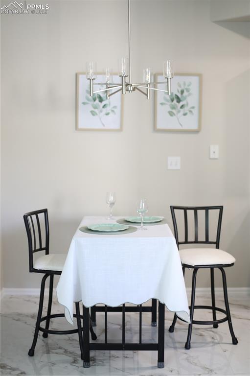Image 25 of 28: Dining Area