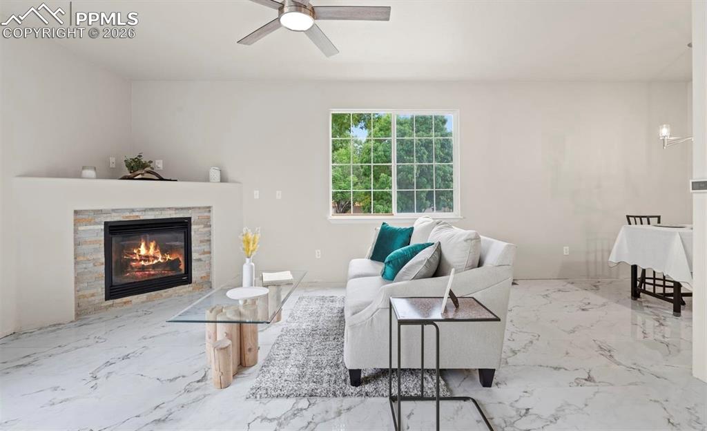 Image 5 of 23: Living Room