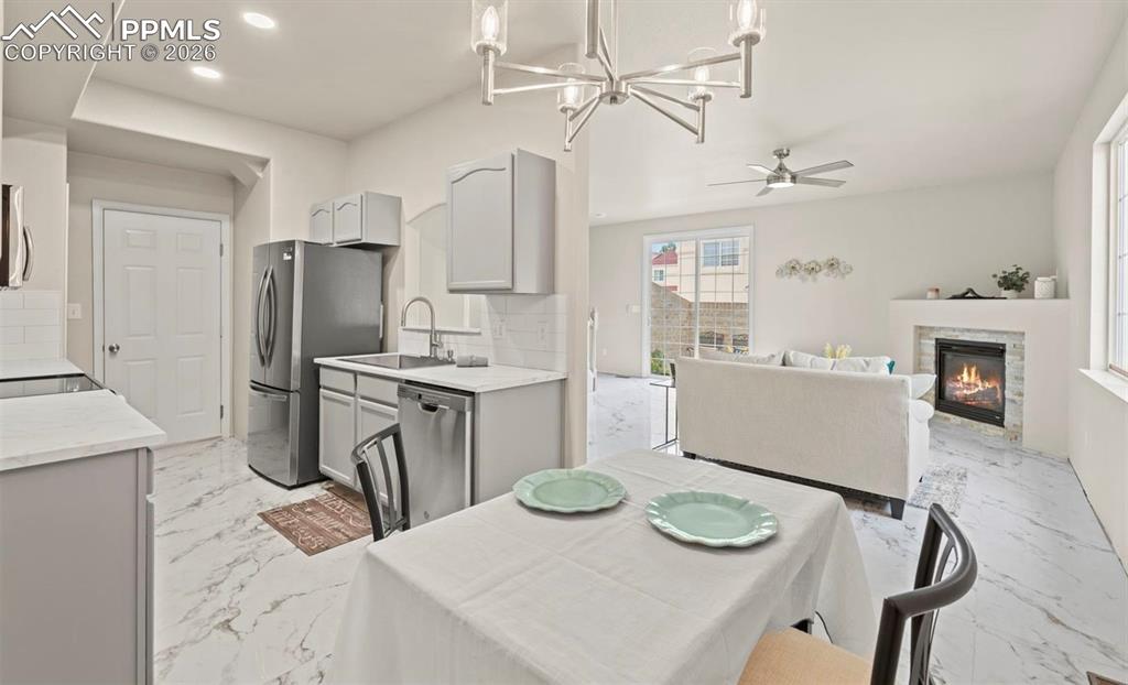 Image 9 of 23: Dining Area