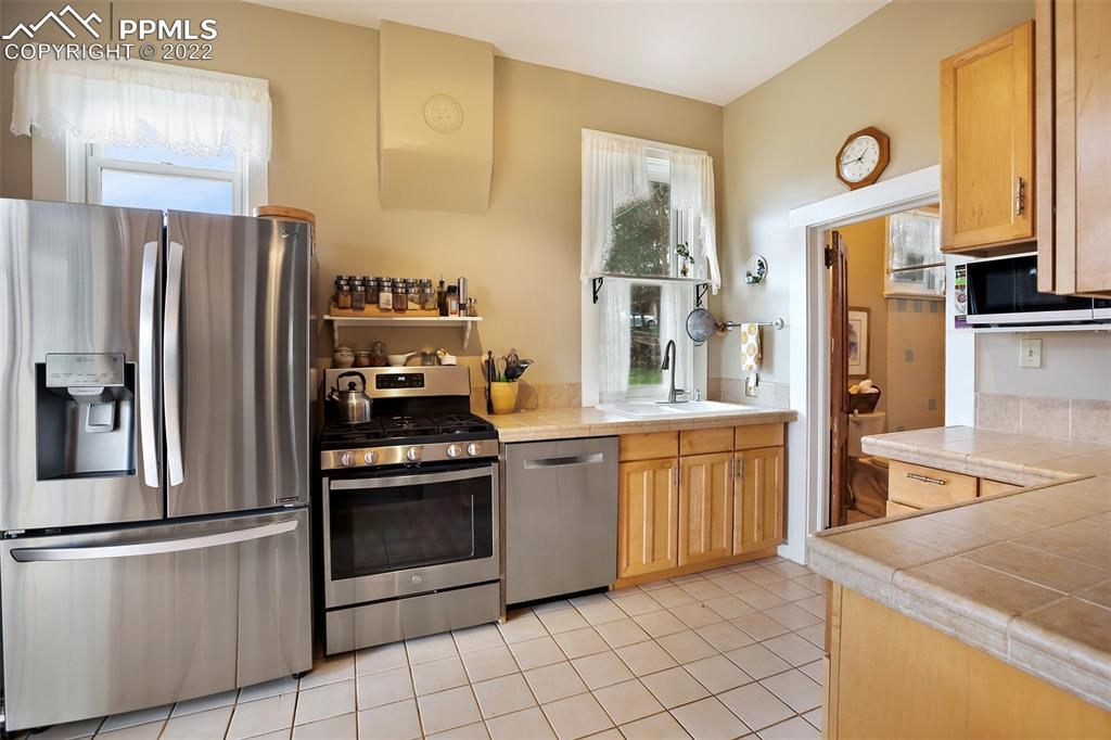 Listing 3327825, Image 12 of 39