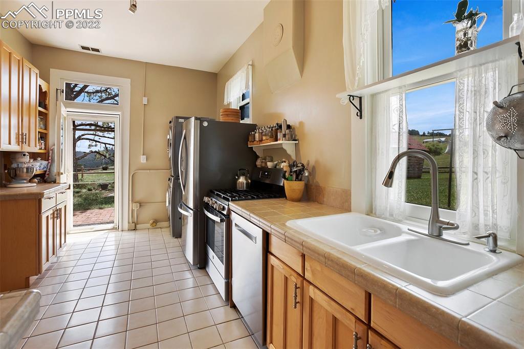 Listing 3327825, Image 14 of 39