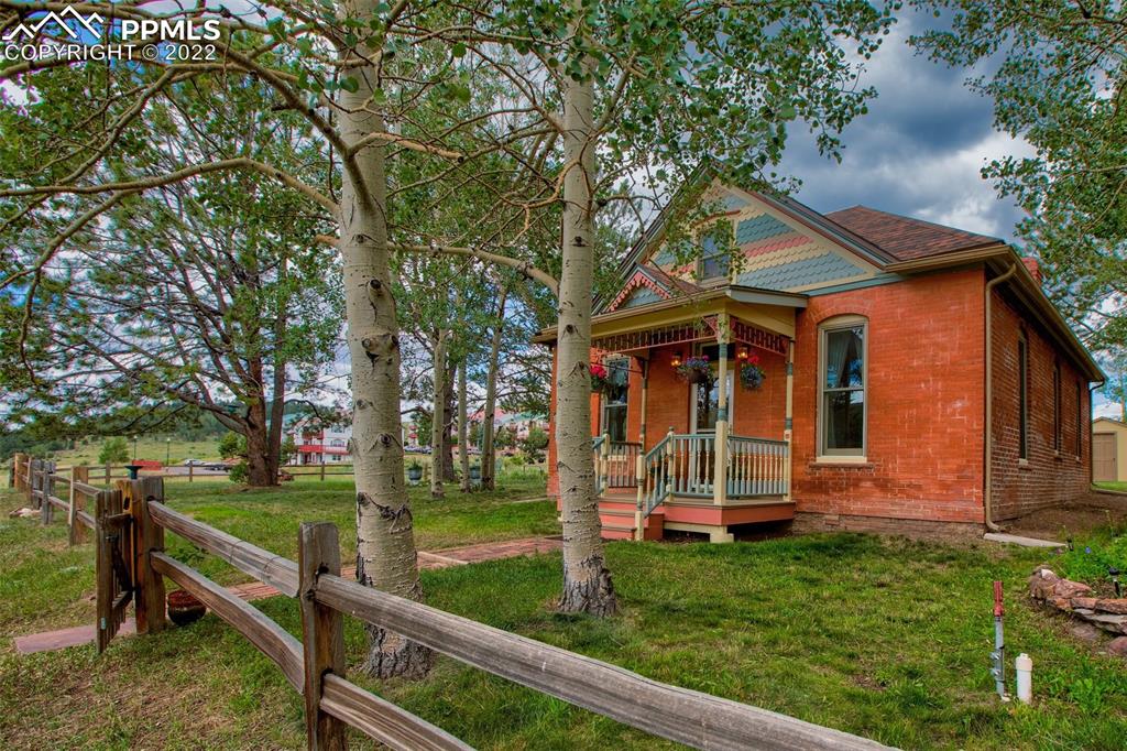Listing 3327825, Image 3 of 39