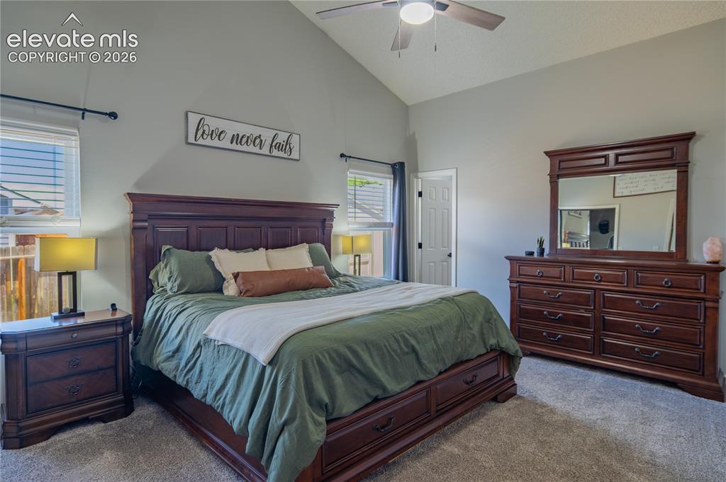 Image 18 of 44: Bedroom