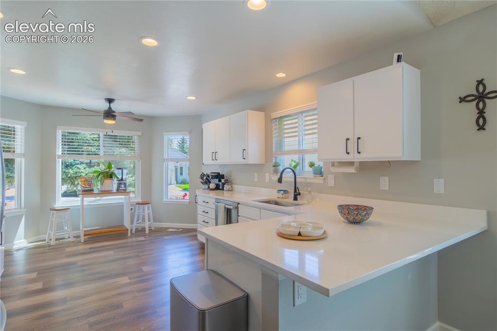 Image 5 of 44: Kitchen
